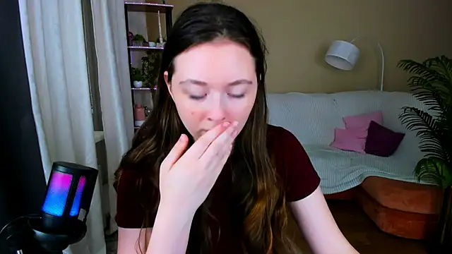 AlluringLookk online show from 22, 9, 2025