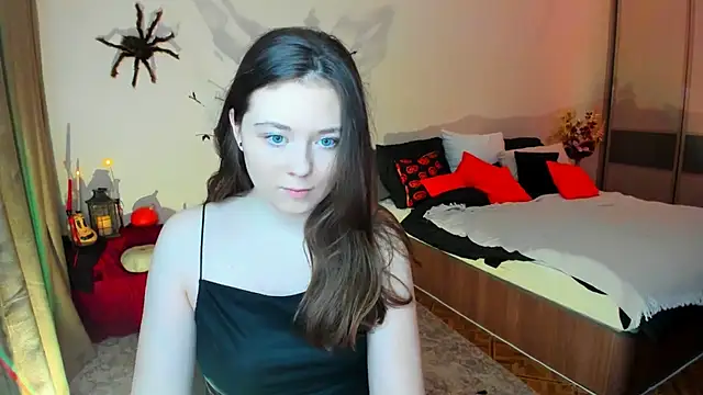 AlluringLookk online show from 2, 11, 2025