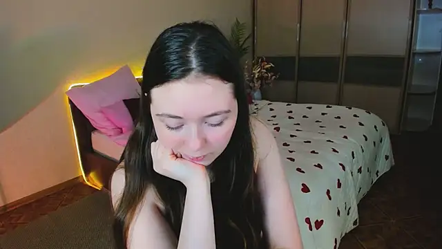 AlluringLookk online show from 10, 4, 2026