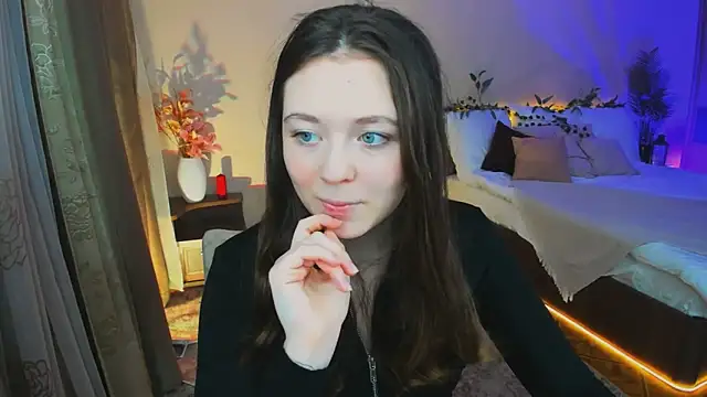 AlluringLookk online show from 7, 11, 2025