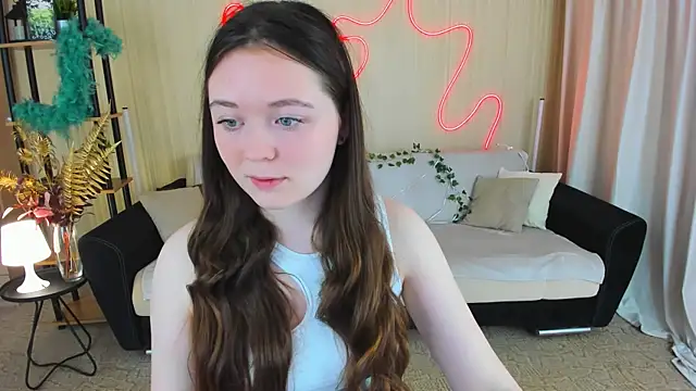 AlluringLookk online show from 4, 10, 2025