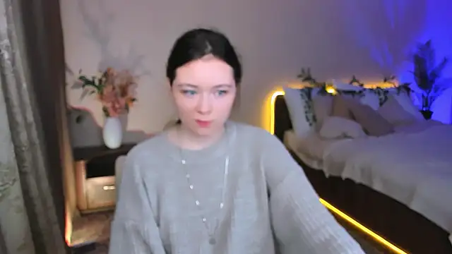 AlluringLookk online show from 20, 9, 2025