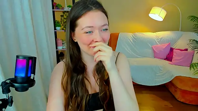 AlluringLookk online show from 28, 9, 2025