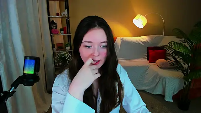 AlluringLookk online show from 19, 2, 2026