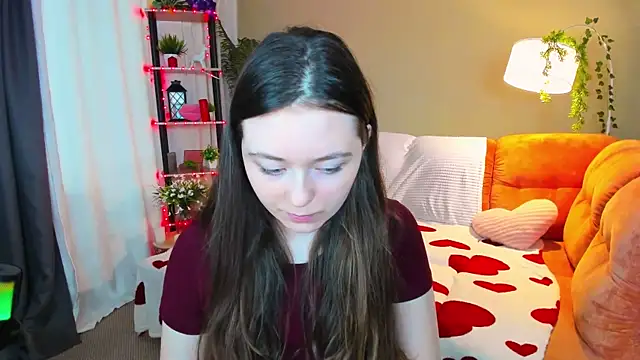 AlluringLookk online show from 5, 4, 2026