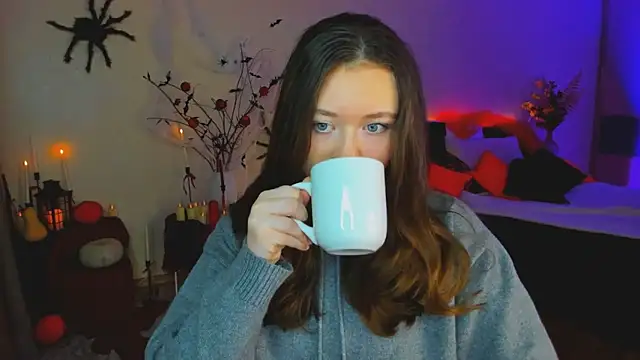 AlluringLookk online show from 27, 10, 2025