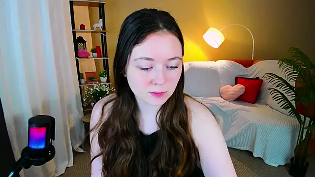 AlluringLookk online show from 27, 2, 2026