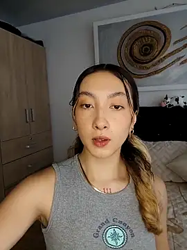 LauMiller online show from 8, 11, 2025