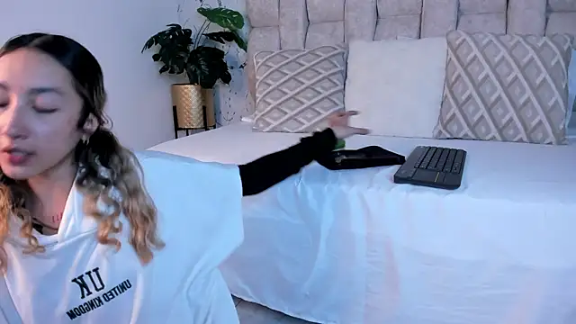 LauMiller online show from 25, 9, 2025