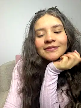 Emilyybennet  online show from 18, 10, 2025