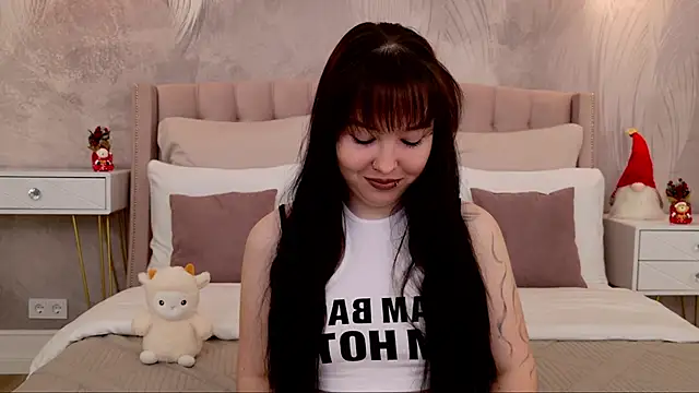 VanessaFields online show from 2, 12, 2025