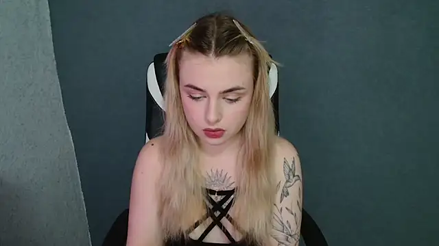 AngelicaHollywood online show from 28, 9, 2025