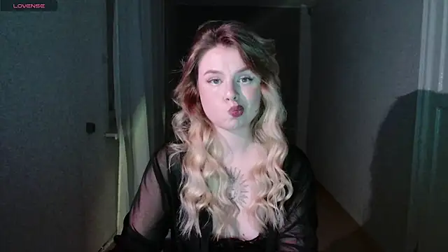 Snapshot of AngelicaHollywood chatting on 6, 6, 2026 AngelicaHollywood online show from 6, 6, 2026