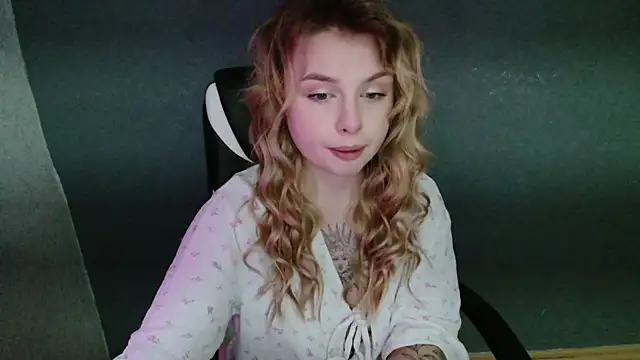 AngelicaHollywood online show from 25, 11, 2025