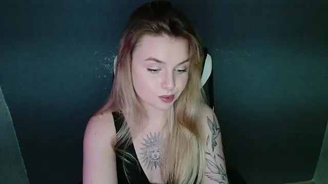 AngelicaHollywood online show from 18, 11, 2025