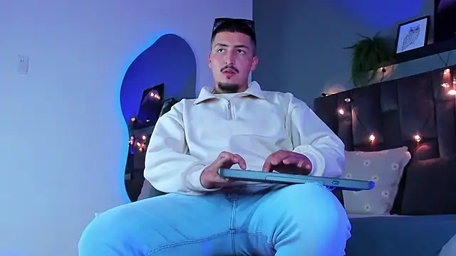 MrFox   online show from 4, 2, 2026