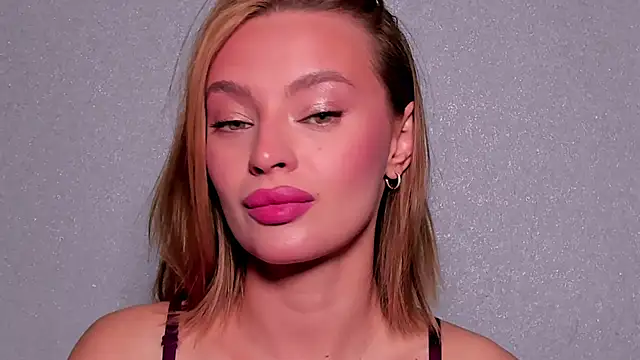 OliviaReece online show from 23, 11, 2025