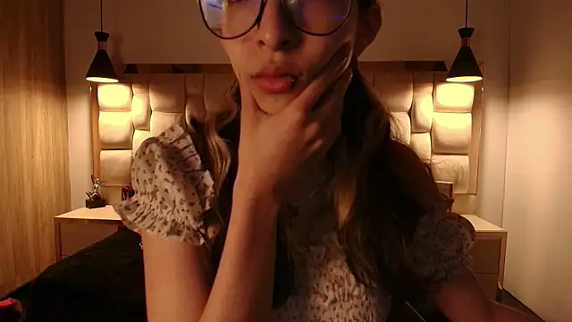 Emilia Bons online show from 23, 2, 2026