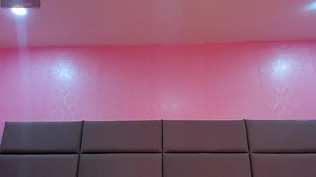 Emilia Bons online show from 2, 4, 2026