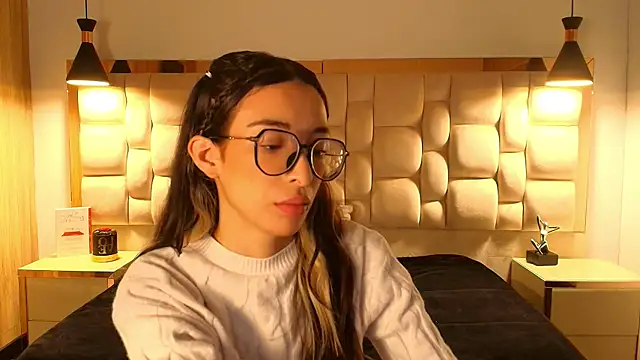 Emilia Bons online show from 9, 2, 2026