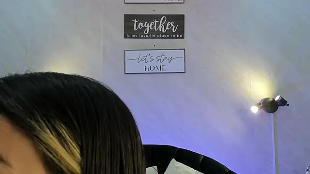 Snapshot of Emilia_Bons chatting on 28, 9, 2025 Emilia Bons online show from 28, 9, 2025