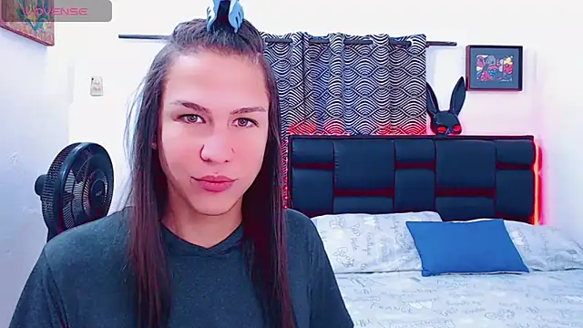 Azley sweet online show from 14, 4, 2026