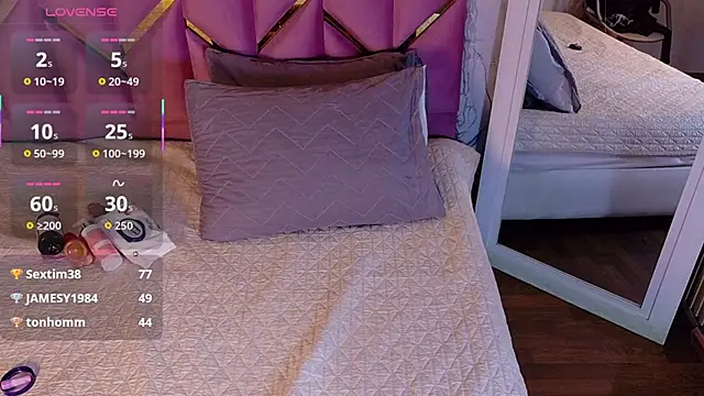 curvybrunnett online show from 11, 11, 2025