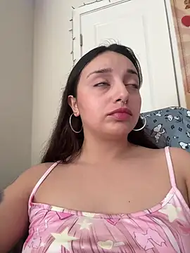 Snapshot of CharmingMaddie chatting on 18, 4, 2026 CharmingMaddie online show from 18, 4, 2026