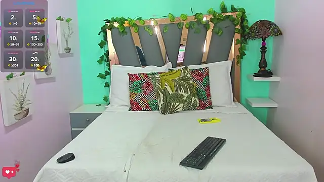 Violett Salvatore online show from 9, 3, 2026