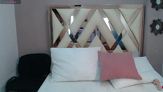 Snapshot of Violett_Salvatore chatting on 15, 2, 2026 Violett Salvatore online show from 15, 2, 2026