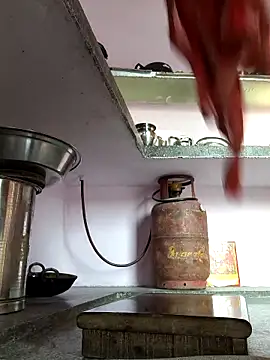 Love-pari077 online show from 8, 11, 2025