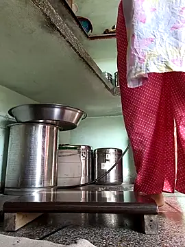 Love-pari077 online show from 4, 10, 2025