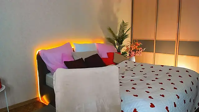 ChristinaConteeree online show from 6, 4, 2026