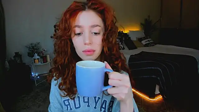 ChristinaConteeree online show from 20, 12, 2025