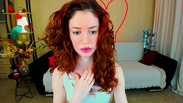 ChristinaConteeree online show from 13, 4, 2026