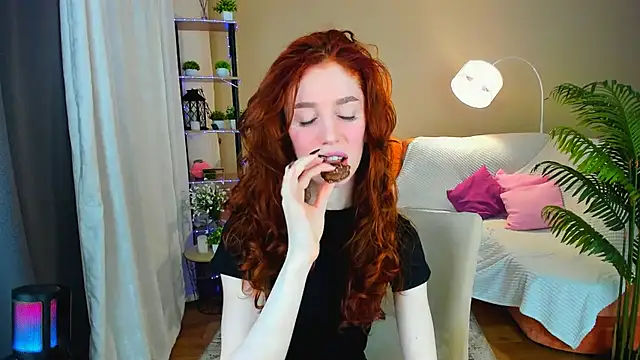 ChristinaConteeree online show from 25, 11, 2025