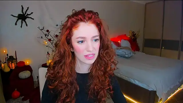 ChristinaConteeree online show from 24, 10, 2025