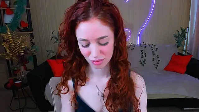 ChristinaConteeree online show from 11, 5, 2026
