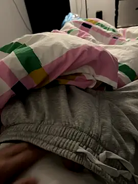 Snapshot of Frankieyyy1 chatting on 26, 11, 2025 Frankieyyy1 online show from 26, 11, 2025