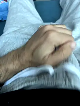 Snapshot of Frankieyyy1 chatting on 24, 11, 2025 Frankieyyy1 online show from 24, 11, 2025