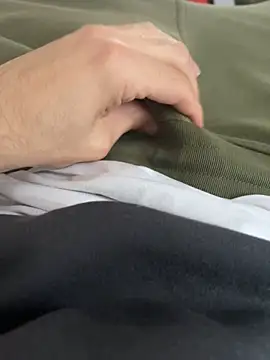 Snapshot of Frankieyyy1 chatting on 2, 10, 2025 Frankieyyy1 online show from 2, 10, 2025