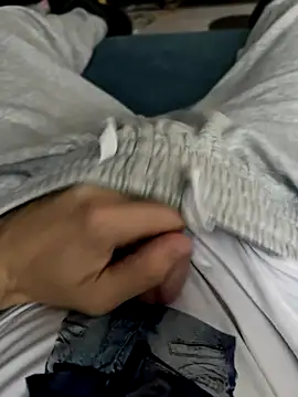 Snapshot of Frankieyyy1 chatting on 29, 11, 2025 Frankieyyy1 online show from 29, 11, 2025