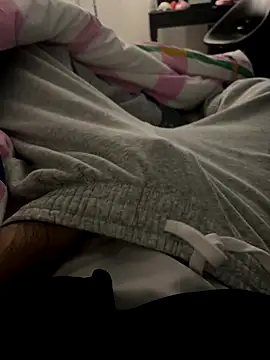 Snapshot of Frankieyyy1 chatting on 21, 11, 2025 Frankieyyy1 online show from 21, 11, 2025