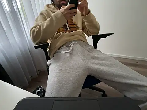Frankieyyy1 online show from 3, 5, 2026