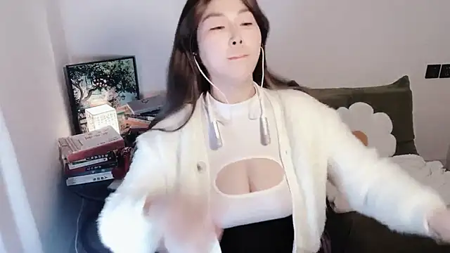 Emmaq996 online show from 12, 11, 2025