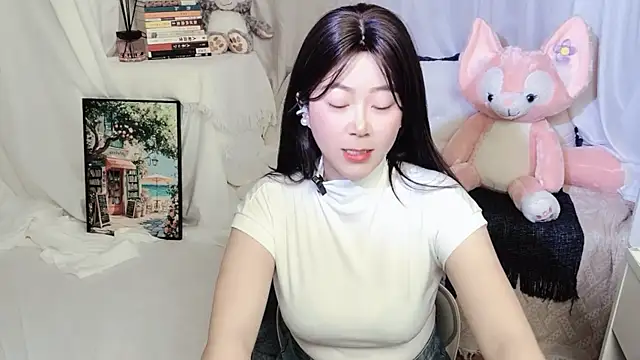 Emmaq996 online show from 12, 4, 2026