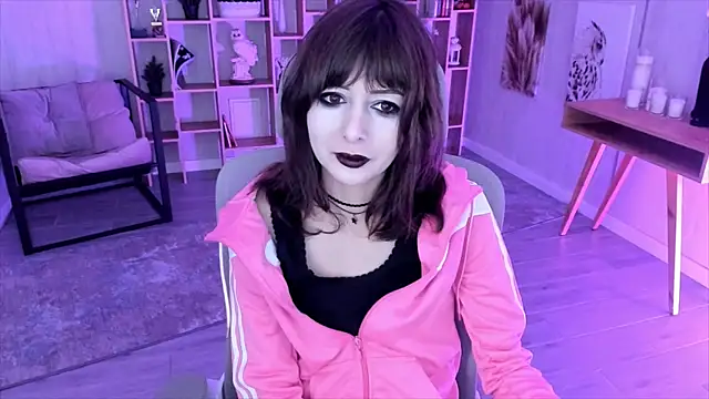 CrystallBloom online show from 2, 10, 2025