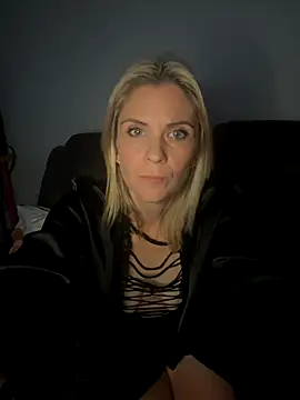 Lexi-Lux-X online show from 23, 10, 2025
