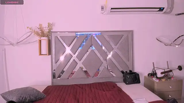 Venus velvett online show from 19, 10, 2025