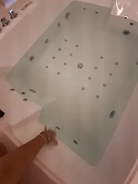 Zoe 87 online show from 19, 9, 2025